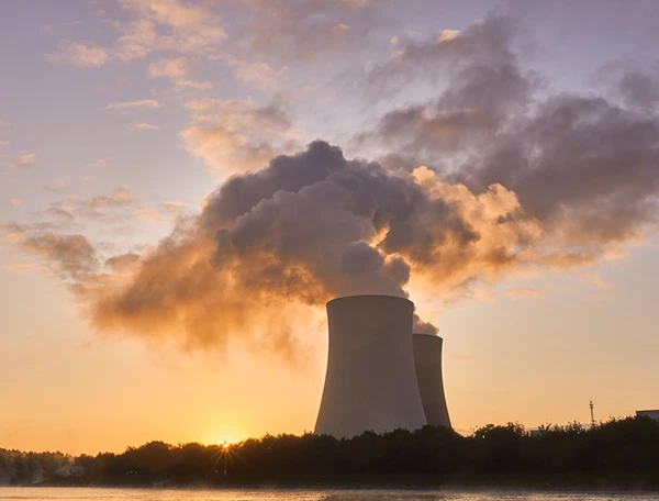 centrale nucléaire énergie nuage usine fumée industriel